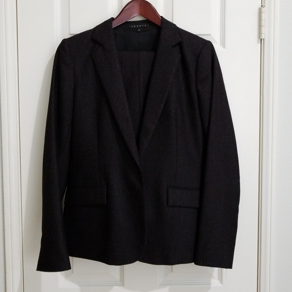 Theory suit